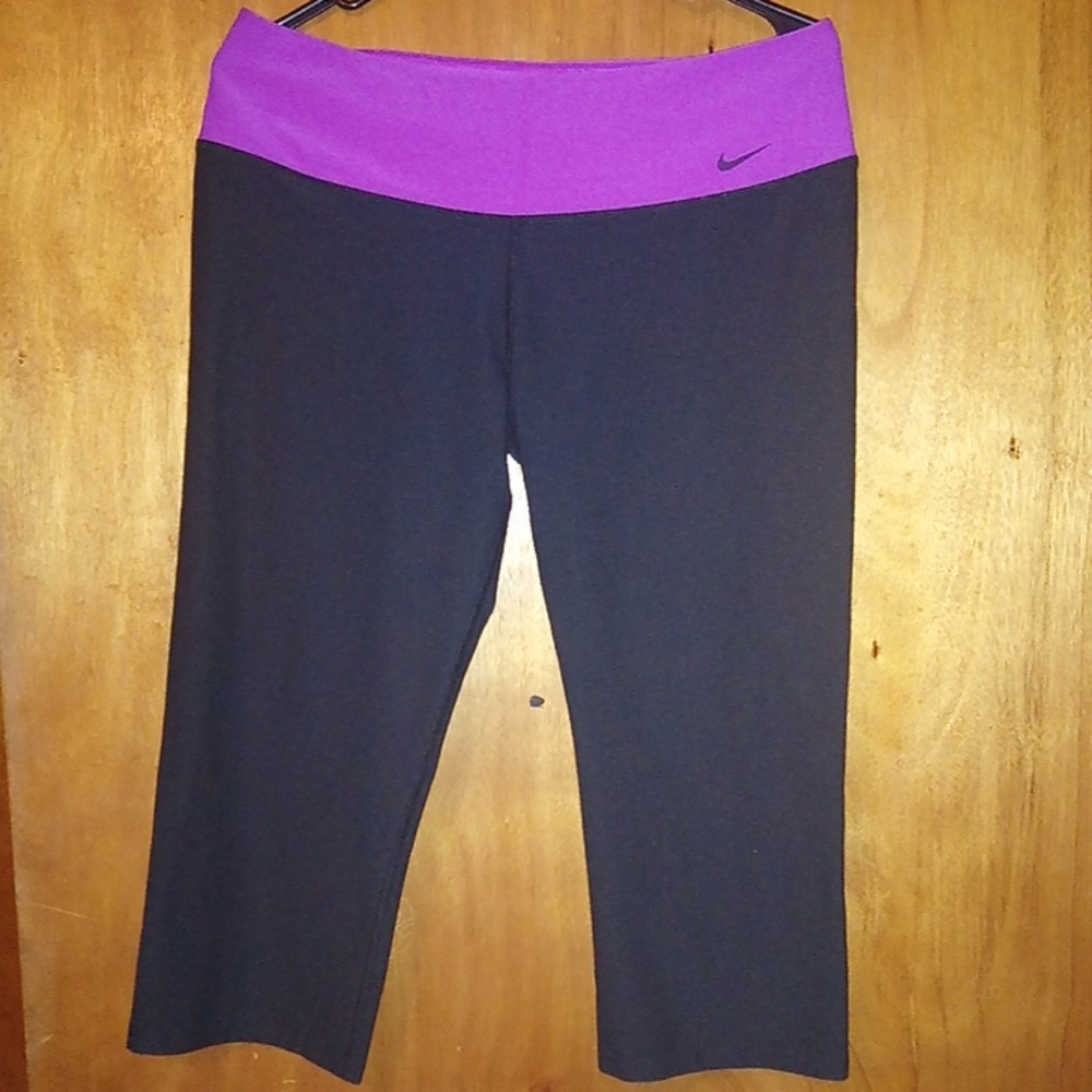 🆕 Nike running capri pants